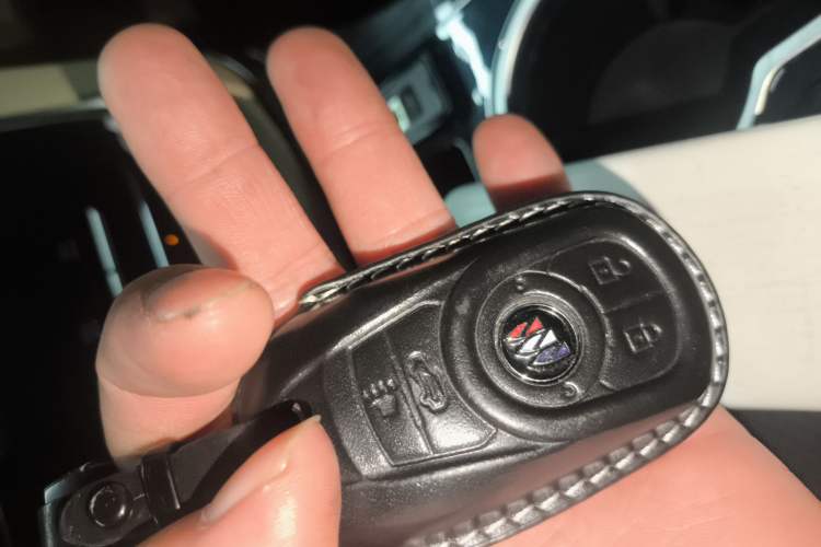 Used Buick GL8 2023 Facelifted Land Cruiser Executive Luxury Version