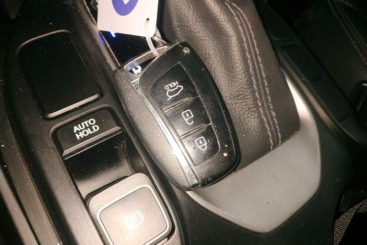 Used Hyundai Santa Fe 2015 2.0T Automatic 4x4 Smart 7-Seater