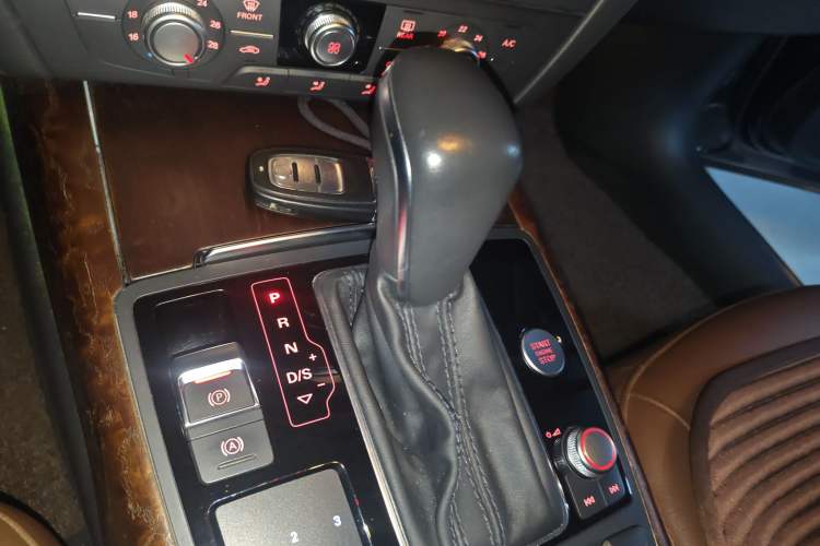 Used Audi A6L 2018 30th Anniversary Edition 35 TFSI Fashion Model
