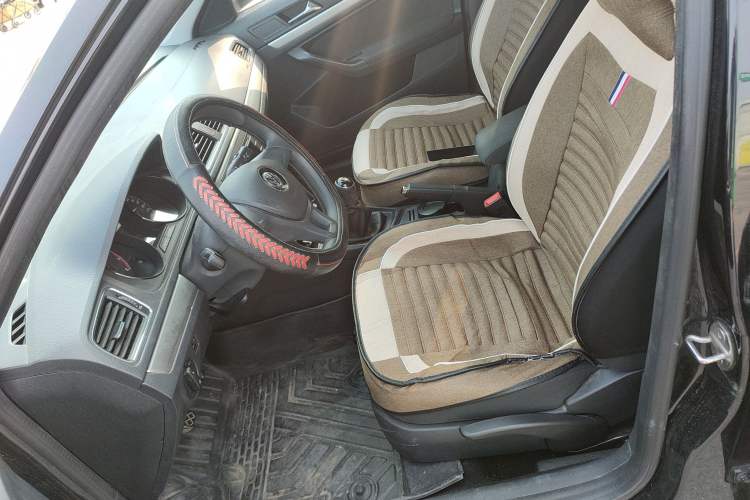 Used Volkswagen Lavida 2015 1.6L Manual Fashion Edition