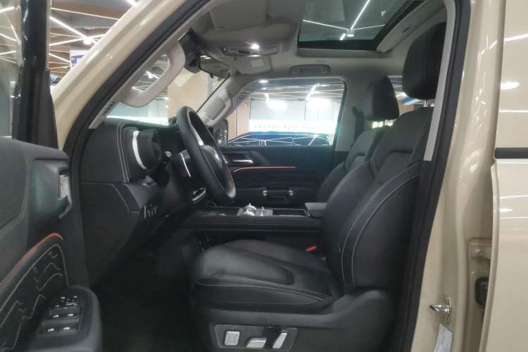 Used Tank 300 New Energy 2025 Hi4-T