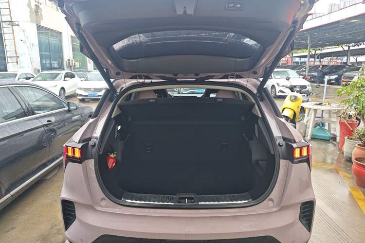 Used Lynk & Co 06 2023 Remix 1.5T Shero Trunk