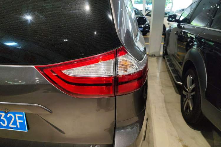 Used Toyota Sienna 2016 3.5L Two-Wheel Drive 7-Seater Parallel Import