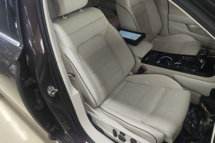 Used Volkswagen Phideon 2016 380TSI Two-Wheel-Drive Supreme Edition
