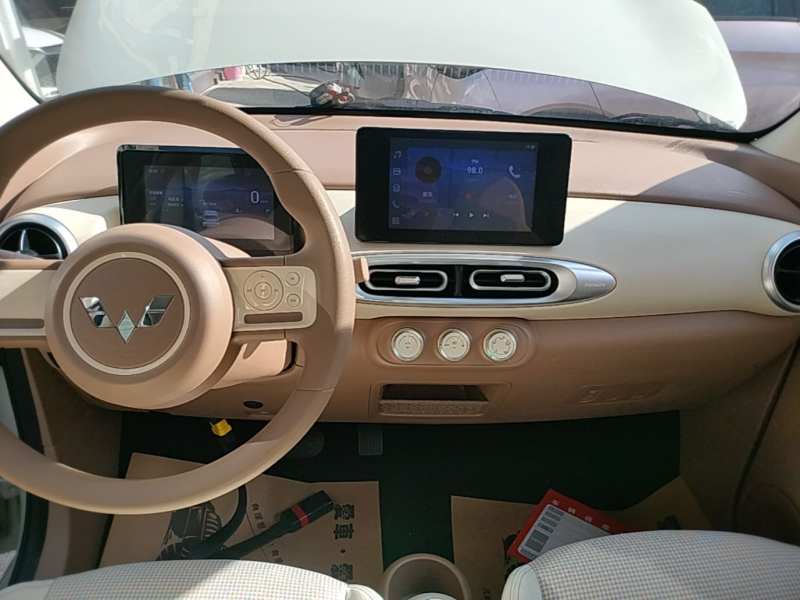 Used Wuling Hongguang MINIEV 2025 Four-Door Version Premium Edition — 12