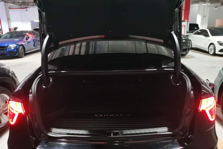 Used Lynk & Co 03 2022 2.0TD DCT JingPro Trunk