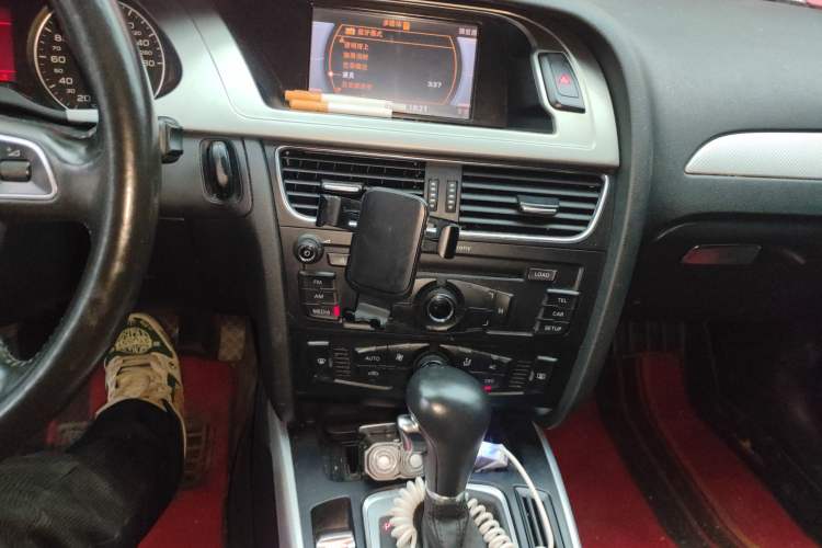 Used Audi A4L 2012 2.0 TFSI automatic standard version