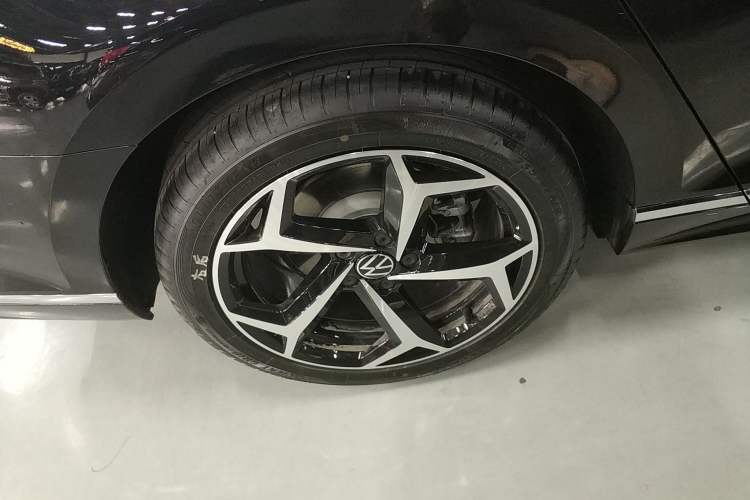 Used Volkswagen Magotan 2026 30 Million Vehicles Selected Model 380TSI DSG Luxury Edition