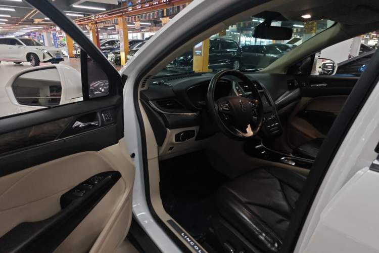 Used Lincoln MKC 2017 2.0T Two-Wheel-Drive Luxury Edition