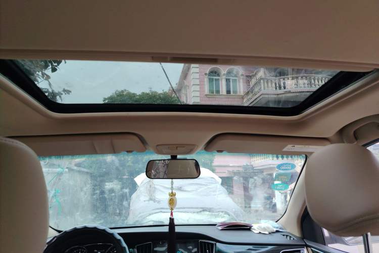 Used Baojun 730 2016 1.5T Manual Luxury Edition 7 Seats Headliner