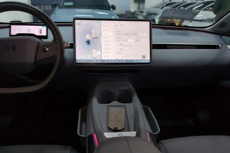 Used XPeng MONA M03 2024 620 with Ultra-Long Range
