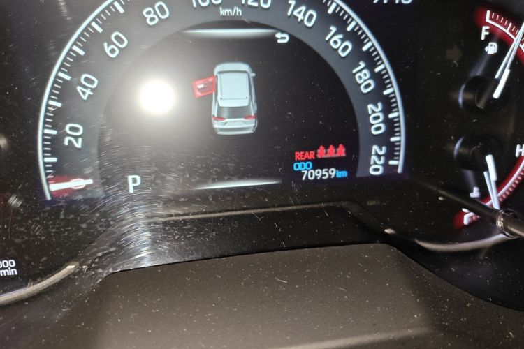 Used Toyota RAV4 2020 2.0L CVT Two-Wheel Drive Fashion Edition Odometer Close Up