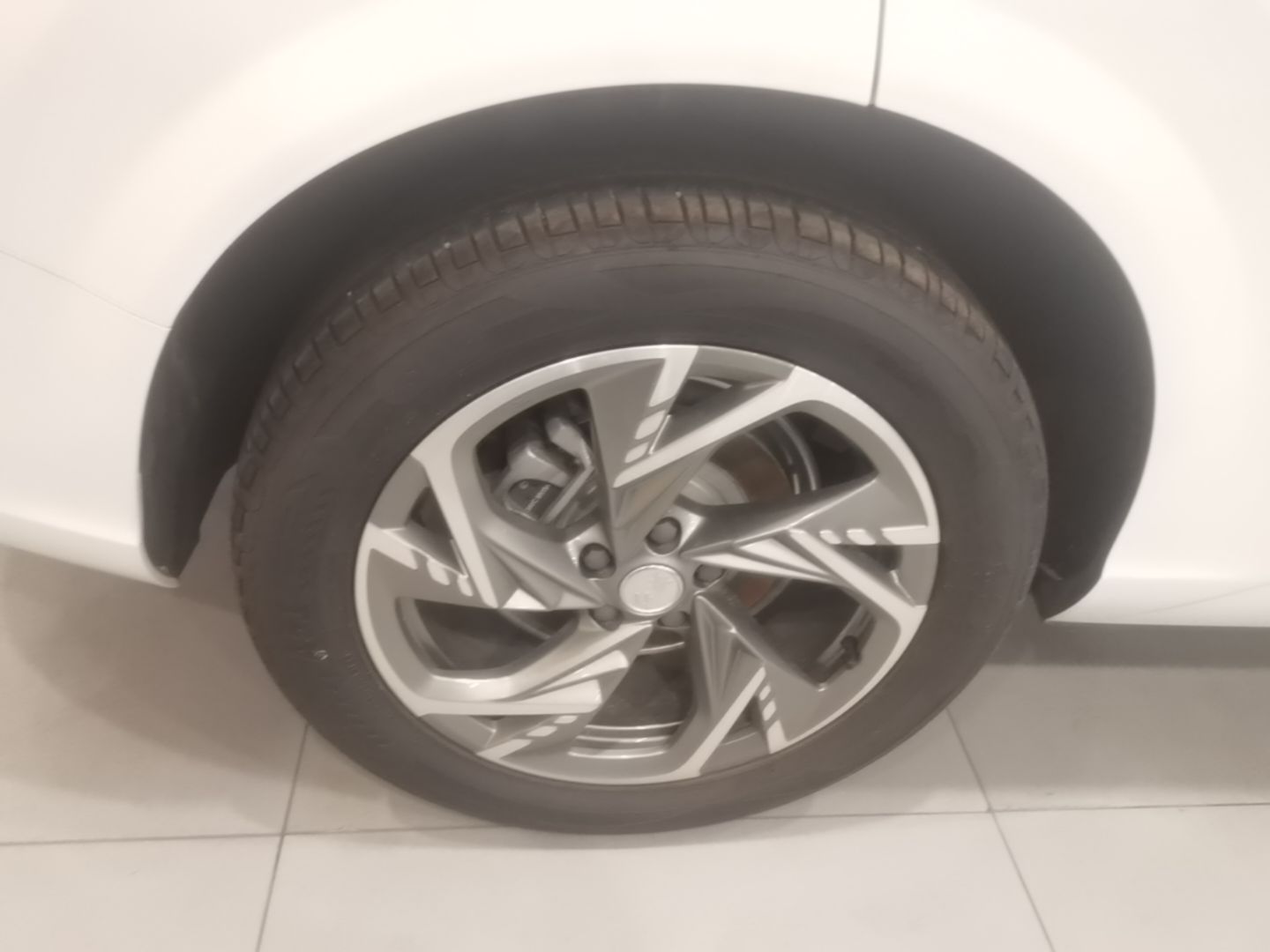 Hongqi HS3 PHEV 2025 Model 125km Jingwei 2 Millionth Anniversary Edition — снимка 11
