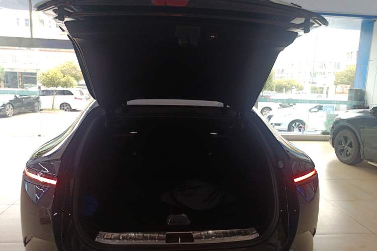 Used Avatr 12 2025 Updated Ultra All-Electric Four-Wheel Drive
