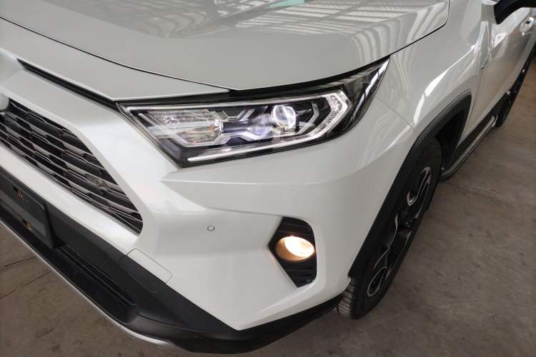 Used Toyota RAV4 2021 2.0L CVT Two-Wheel Drive Prestige Edition