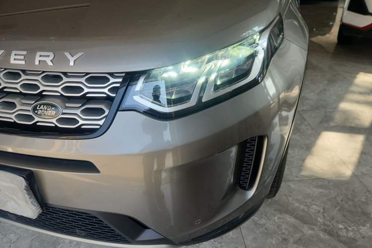 Used Land Rover Discovery Sport 2021 200 PS Family Edition Left Front Headlight