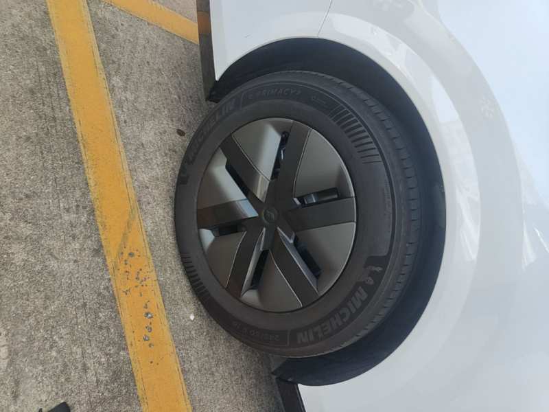 Used Li Auto MEGA 2025 Home Family Special Edition — 25