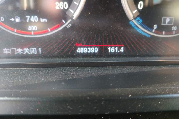 Used BMW 7 Series 2011 730Li Elegant Model Odometer Close Up