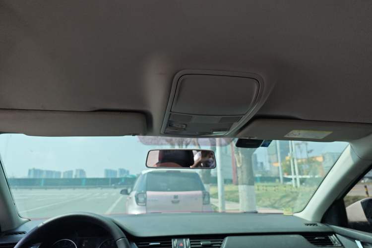 Used Skoda Octavia 2017 Classic Model 1.6L Manual Standard Edition
