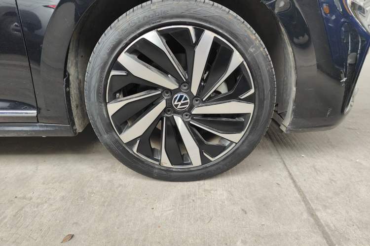 Used Volkswagen Passat 2022 330TSI Starry Elite Edition Right Front Wheel Hub