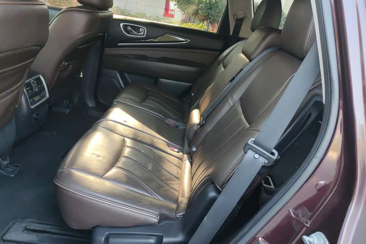 Used Infiniti QX60 2014 2.5 S/C Hybrid Two-Wheel Drive Excellence Edition Left Rear Seat