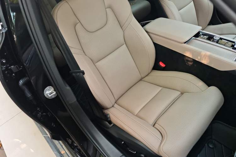 Used Volvo S90 2026 B5 Zhiya Luxury Edition