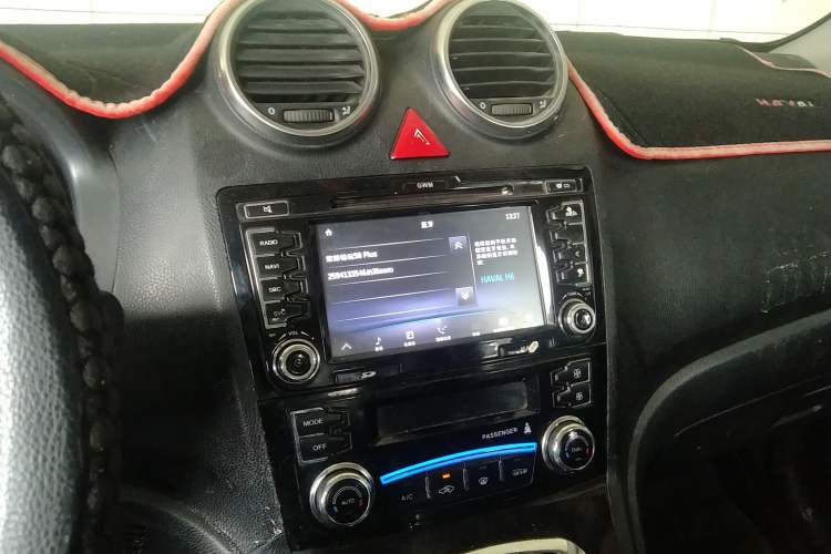 Used Haval H6 2013 Upgraded Model 1.5T Manual Two-Wheel Drive Elite Version Audio And AC Panel