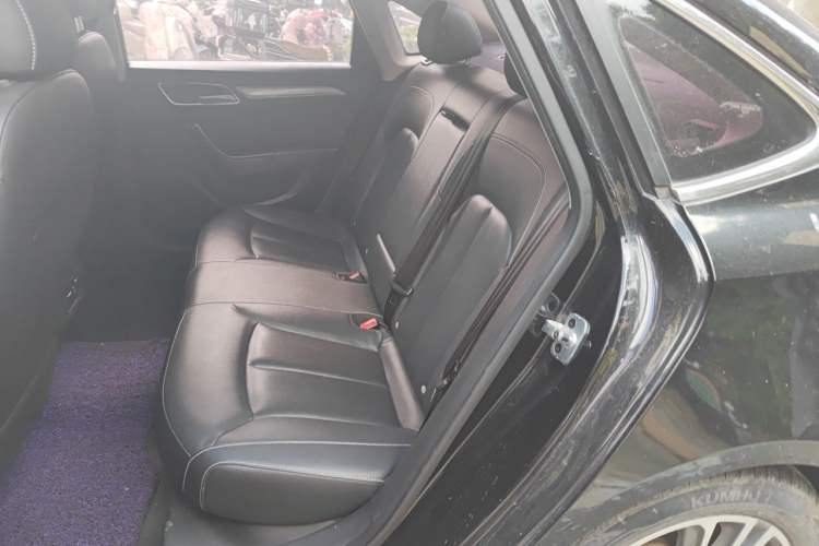 Used Roewe i6 2019 PLUS 1.6L CVT 4G Connected Flagship Deluxe Edition
