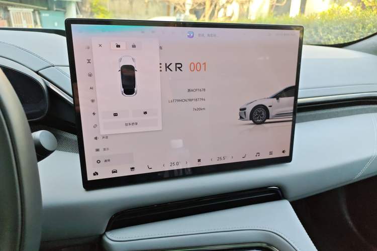 Used Zeekr 001 2025 WE Edition 100 kWh Rear-Wheel Drive Audio And AC Panel