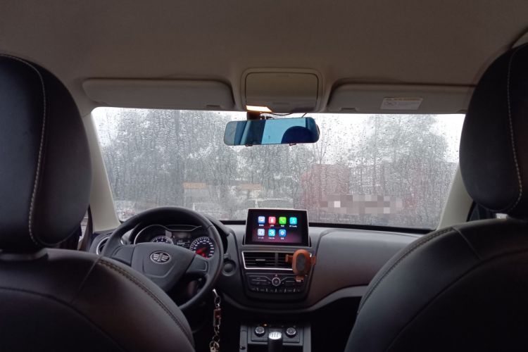 Used Bestune X40 2017 1.6L manual Comfort trim level