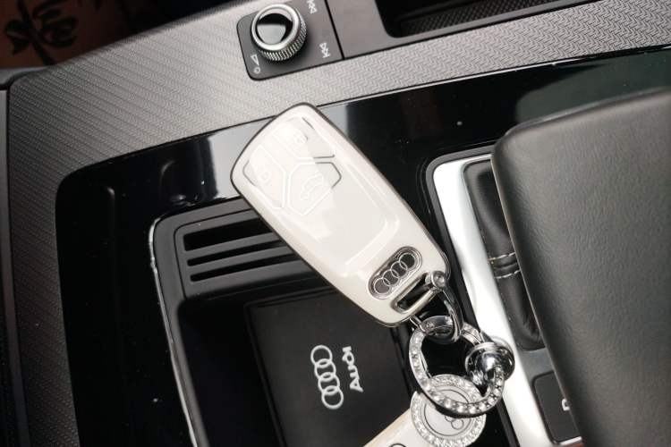 Used Audi Q5L Sportback 2023 40 TFSI Luxury Model Vehicle Key