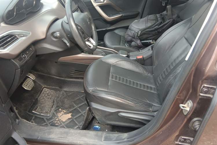 Used Peugeot 2008 2014 1.6L Automatic Navigation Edition Left Front Seat