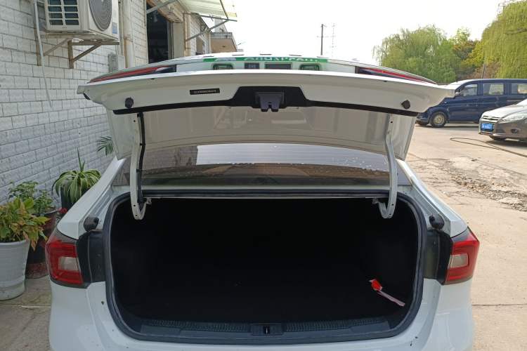 Used Roewe i5 2019 1.5L Automatic 4G Connected Langhao Edition