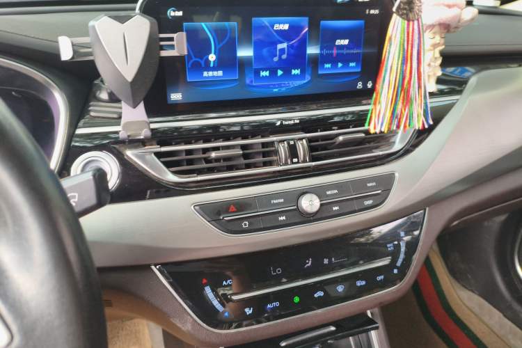 Used CHANGAN Raeton CC 2018 1.5T Automatic Zhiya Model China V Standard Audio And AC Panel