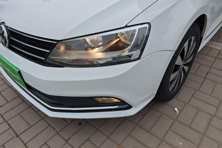 Used Volkswagen Sagitar 2017 1.6L Automatic Comfort Model Left Front Headlight