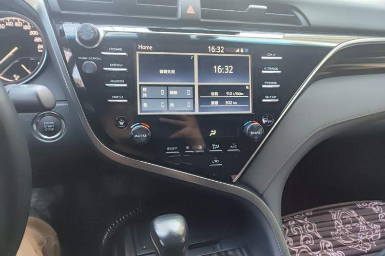 Used Toyota Camry 2018 2.5G Luxury Edition Audio And AC Panel