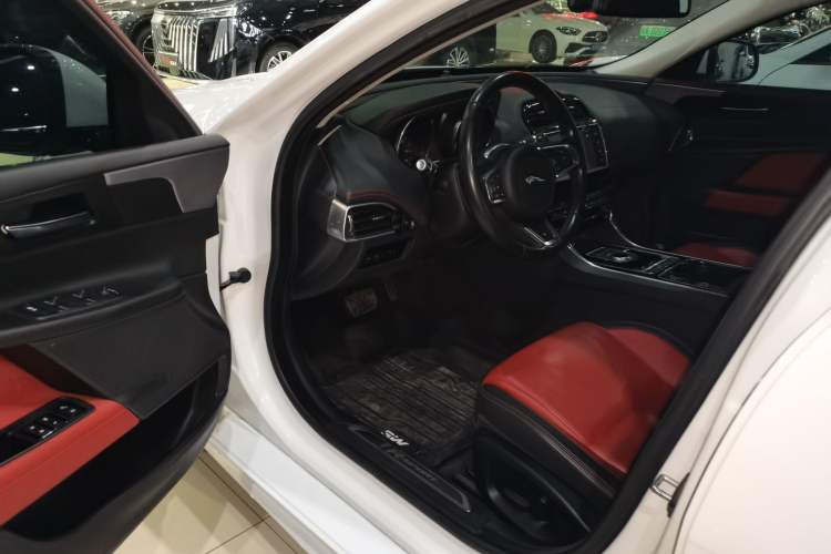 Used Jaguar XE 2017 2.0T 200 PS R-Sport
