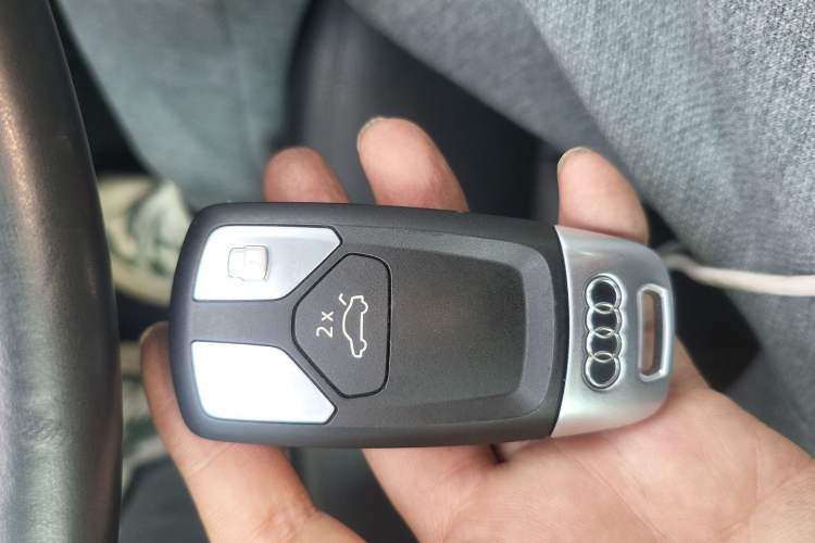 Used Audi A5 2019 Coupe 40 TFSI Fashion Edition China V Emission Standard Interior 1