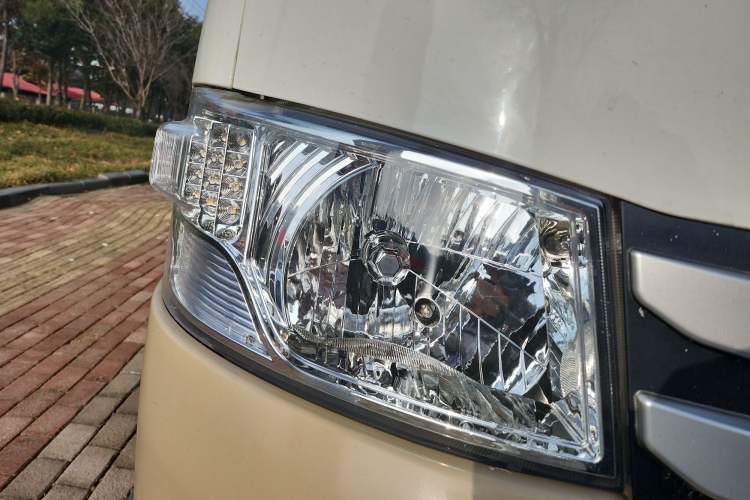 Used Foton Scenic G7 2020 2.4L Commercial Version Long Wheelbase High-Roof 5-Seater Van China VI Emission Standard 4K22D4M
