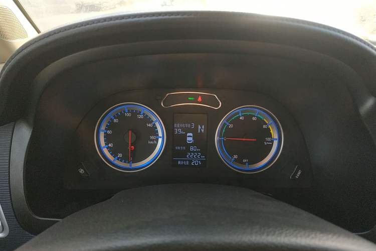 Used FORTHING Lingzhi M5 2022 Standard Version Base Model 7 Seats