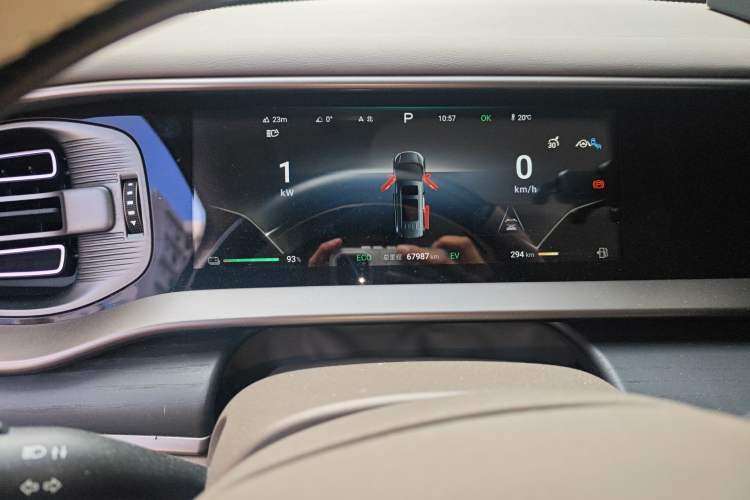 Used Denza D9 2022 DM-i 970 Four-Wheel Drive Flagship Model
