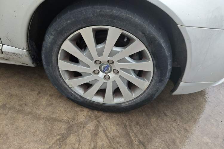 Used Volvo S80L 2012 2.0T T5 Luxury Edition Right Front Wheel Hub