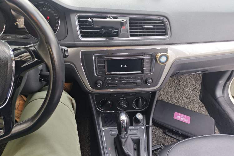 Used Volkswagen Lavida 2015 1.6L Automatic Comfort Edition