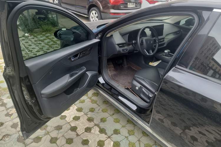 Used Hongqi E-QM5 2023 Base Travel Edition Driver Seat