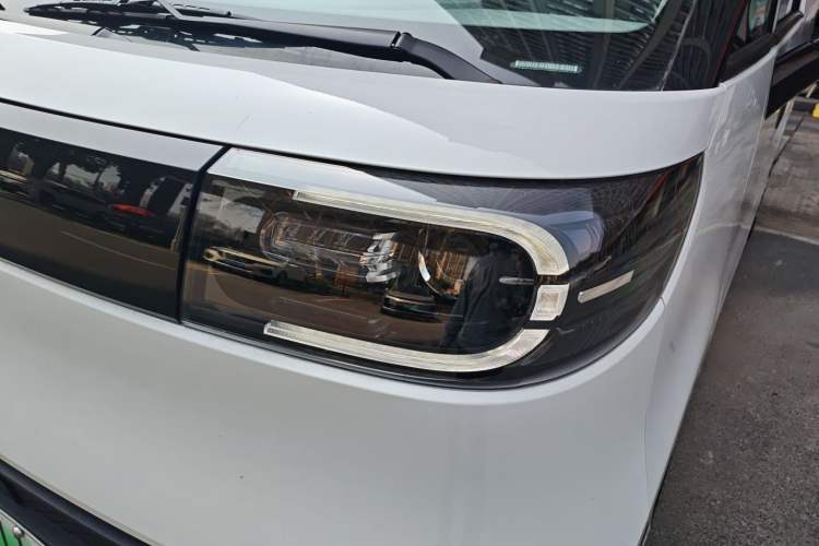 Used SAIC MAXUS Dana V1 2025 Low-Roof Multi-Function Version 50 kWh
