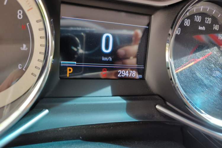 Used Chevrolet Orlando 2020 Light Hybrid Redline 530T Automatic Enjoyment Edition (5+2 Models)