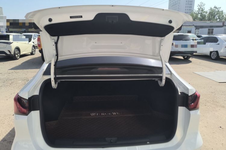 Used Roewe i5 2023 1.5L Manual Comfort Edition Trunk