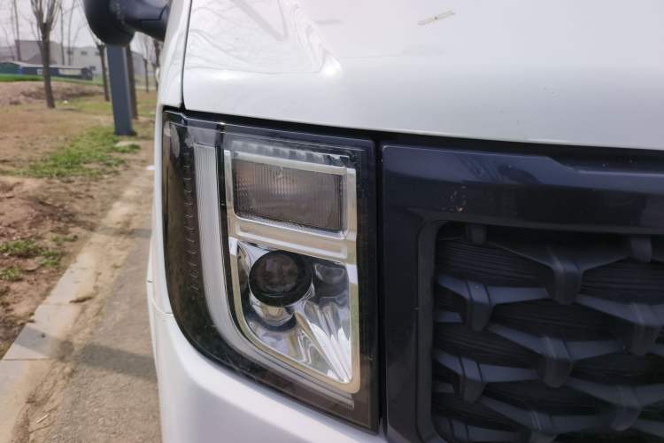 Used JMC Fushun 2023 2.0T Manual Long-Wheelbase High-Roof Passenger Version Business-Class 15-Seater (Non-Commercial)