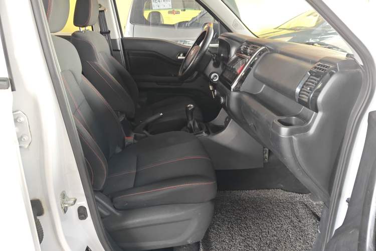 Used CHANGAN OSHAN X70A 2019 1.5L Manual Basic Version China VI Standard