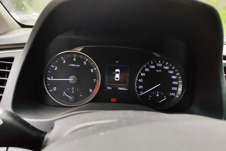 Used Hyundai Elantra (6th Generation / Lingdong) 2016 1.6L Manual ZhiXuan · Dynamic Model
